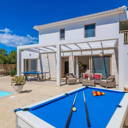 Ionio Deste By * Vasilikí