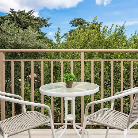 Ionio Deste By Willa